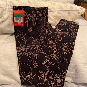NWT. Nike leggings